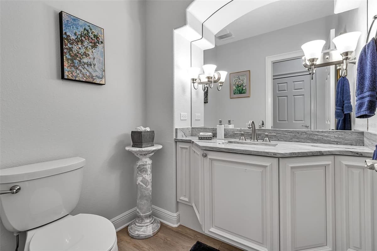 362 MACEWEN DRIVE — photo 27 of 58