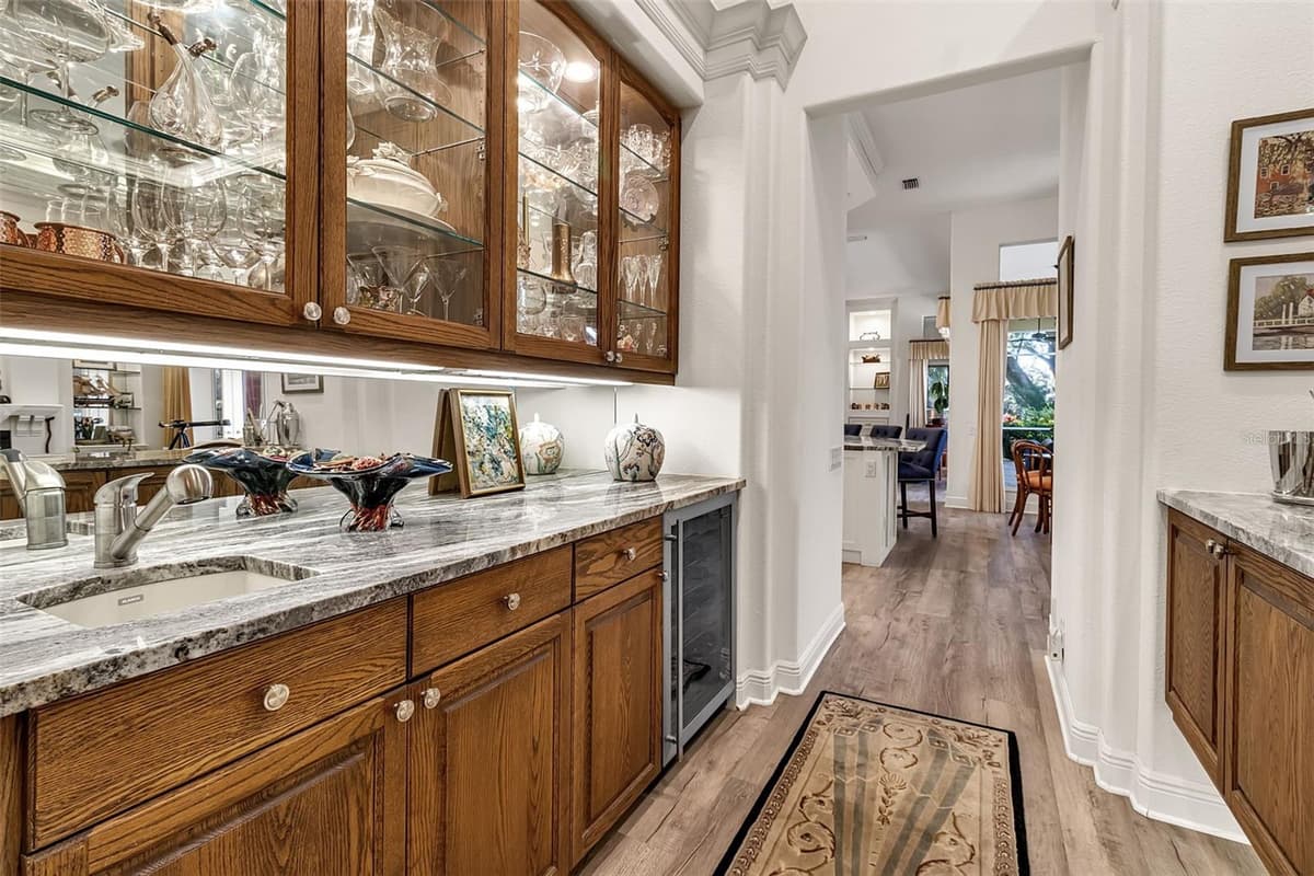 362 MACEWEN DRIVE — photo 9 of 58