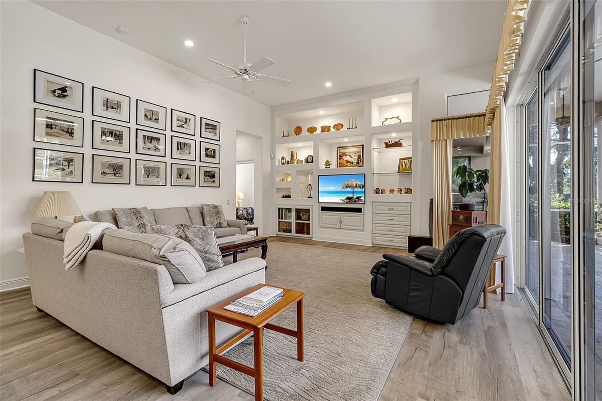 362 MACEWEN DRIVE — photo 16 of 58