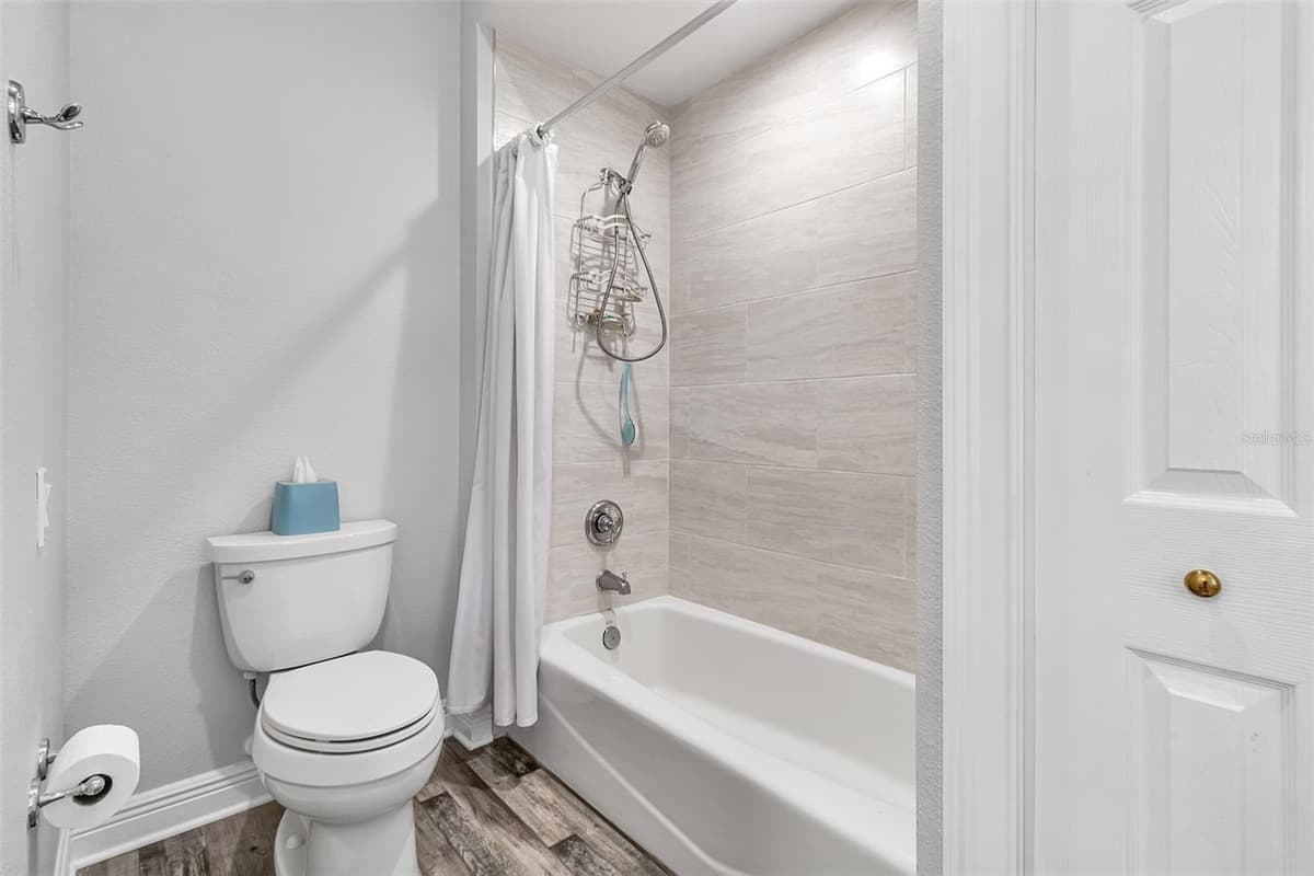 362 MACEWEN DRIVE — photo 23 of 58