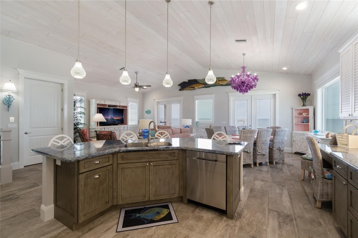2302 GULF DRIVE — photo 15 of 44
