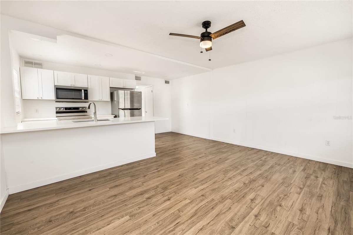 212 DAYTONA AVENUE — photo 6 of 26