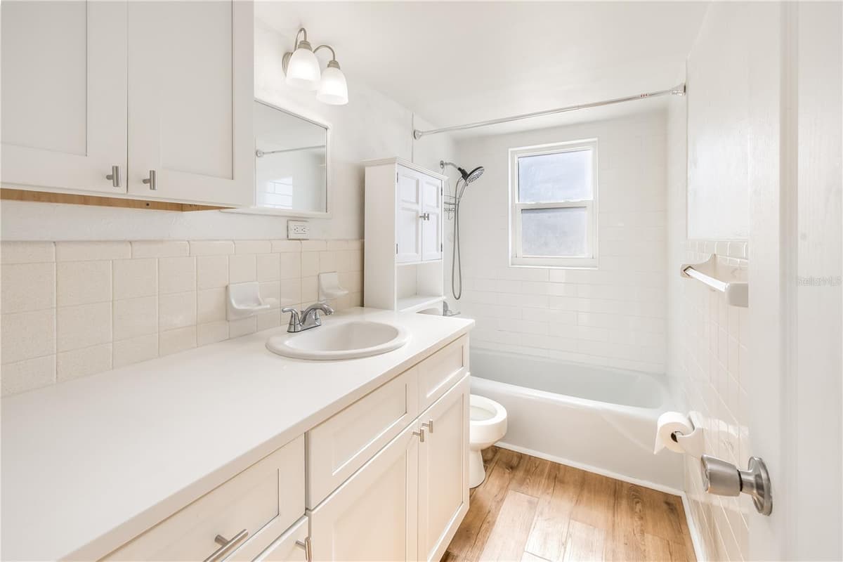 212 DAYTONA AVENUE — photo 9 of 26