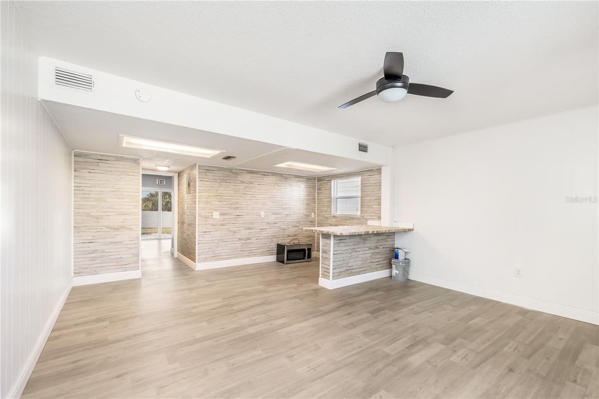 212 DAYTONA AVENUE — photo 6 of 19