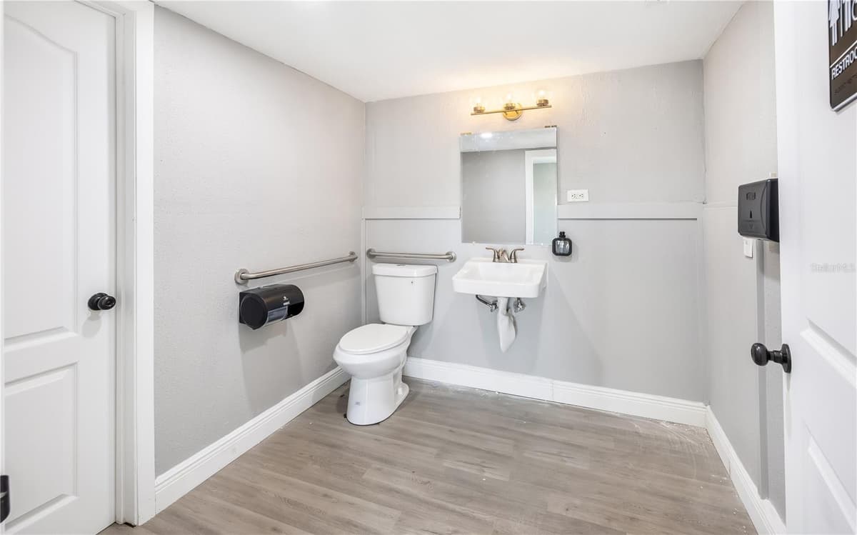 212 DAYTONA AVENUE — photo 10 of 19
