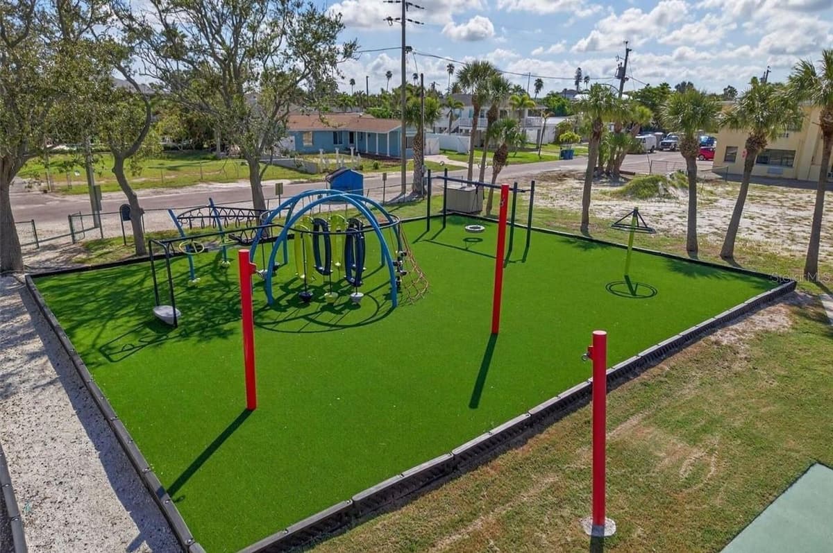 16333 GULF BOULEVARD — photo 35 of 38