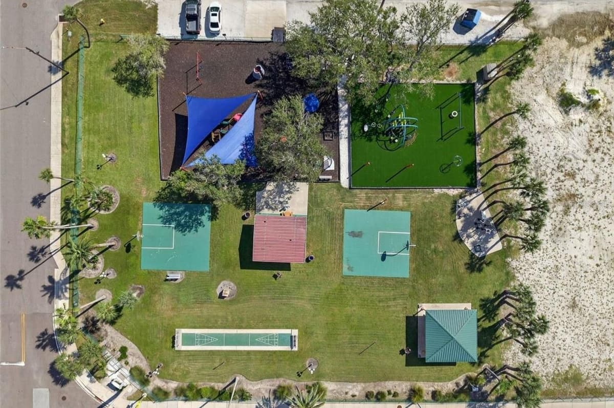 16333 GULF BOULEVARD — photo 38 of 38