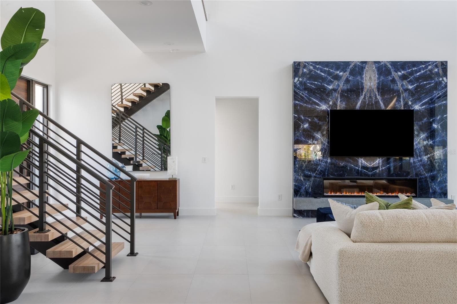 1212 CENTER PLACE — photo 17 of 54