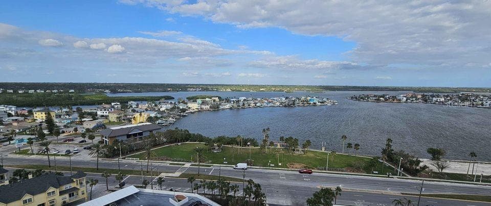 17920 GULF BOULEVARD — photo 14 of 17