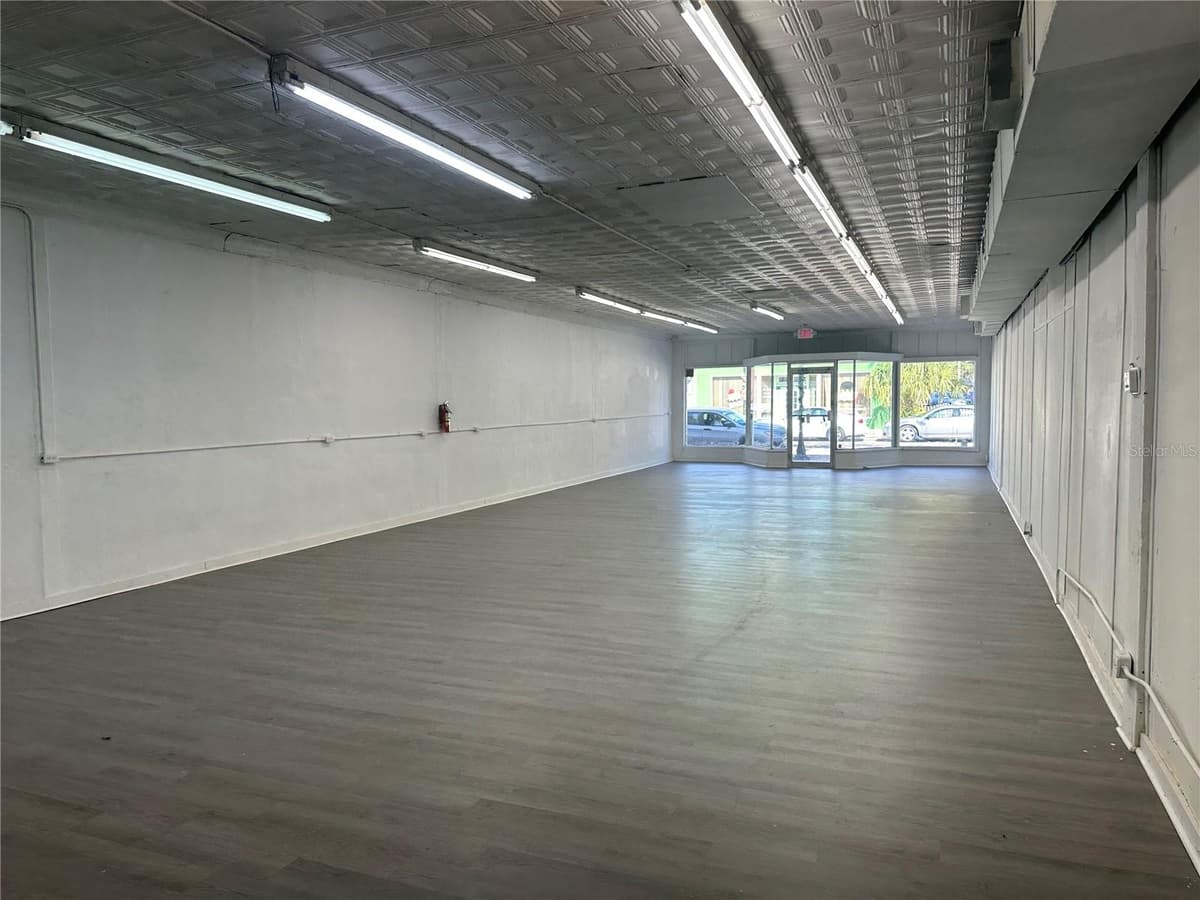 535 MAIN STREET — photo 2 of 9