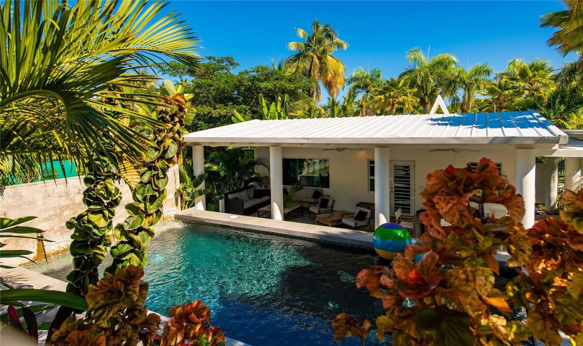 300 PALM COTTAGES — photo 9 of 62