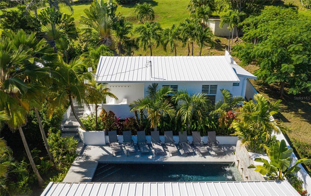 300 PALM COTTAGES — photo 21 of 62
