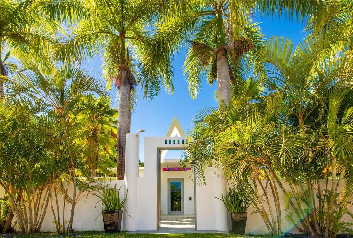 300 PALM COTTAGES — photo 2 of 62