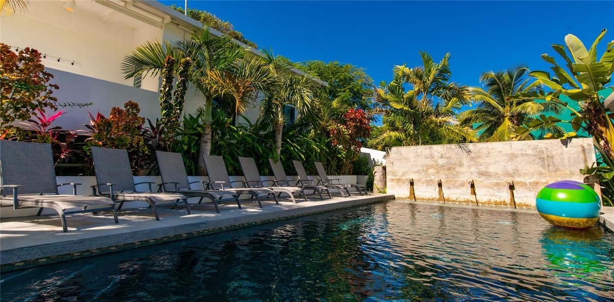 300 PALM COTTAGES — photo 20 of 62