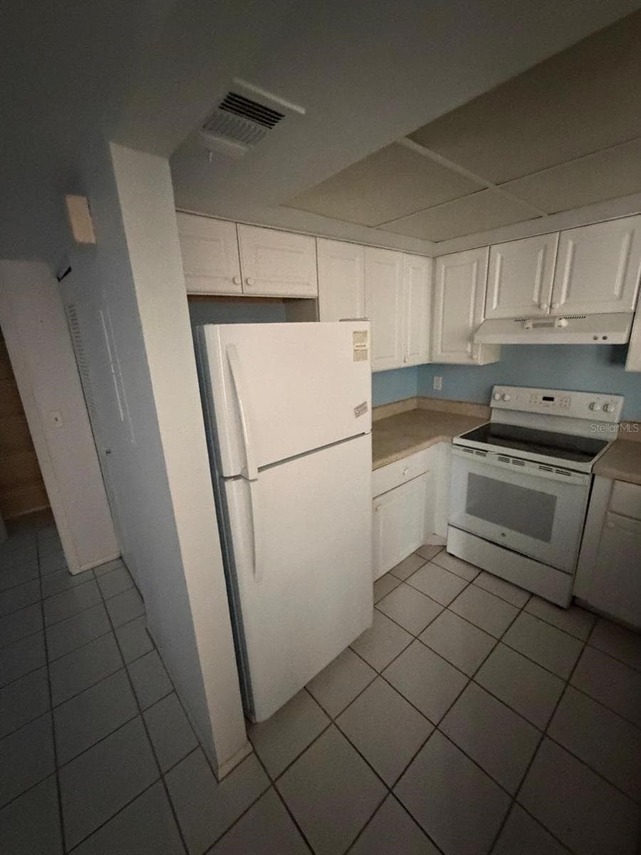1531 ROYAL GREEN CIRCLE — photo 12 of 34