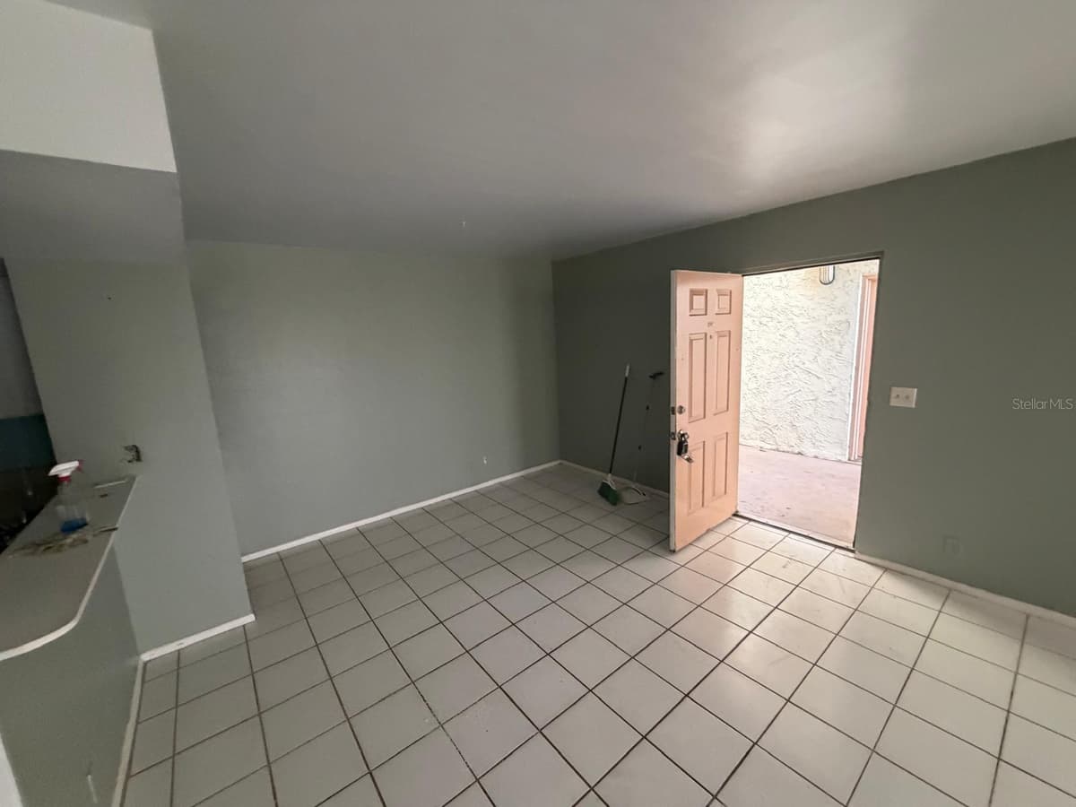 1531 ROYAL GREEN CIRCLE — photo 11 of 34