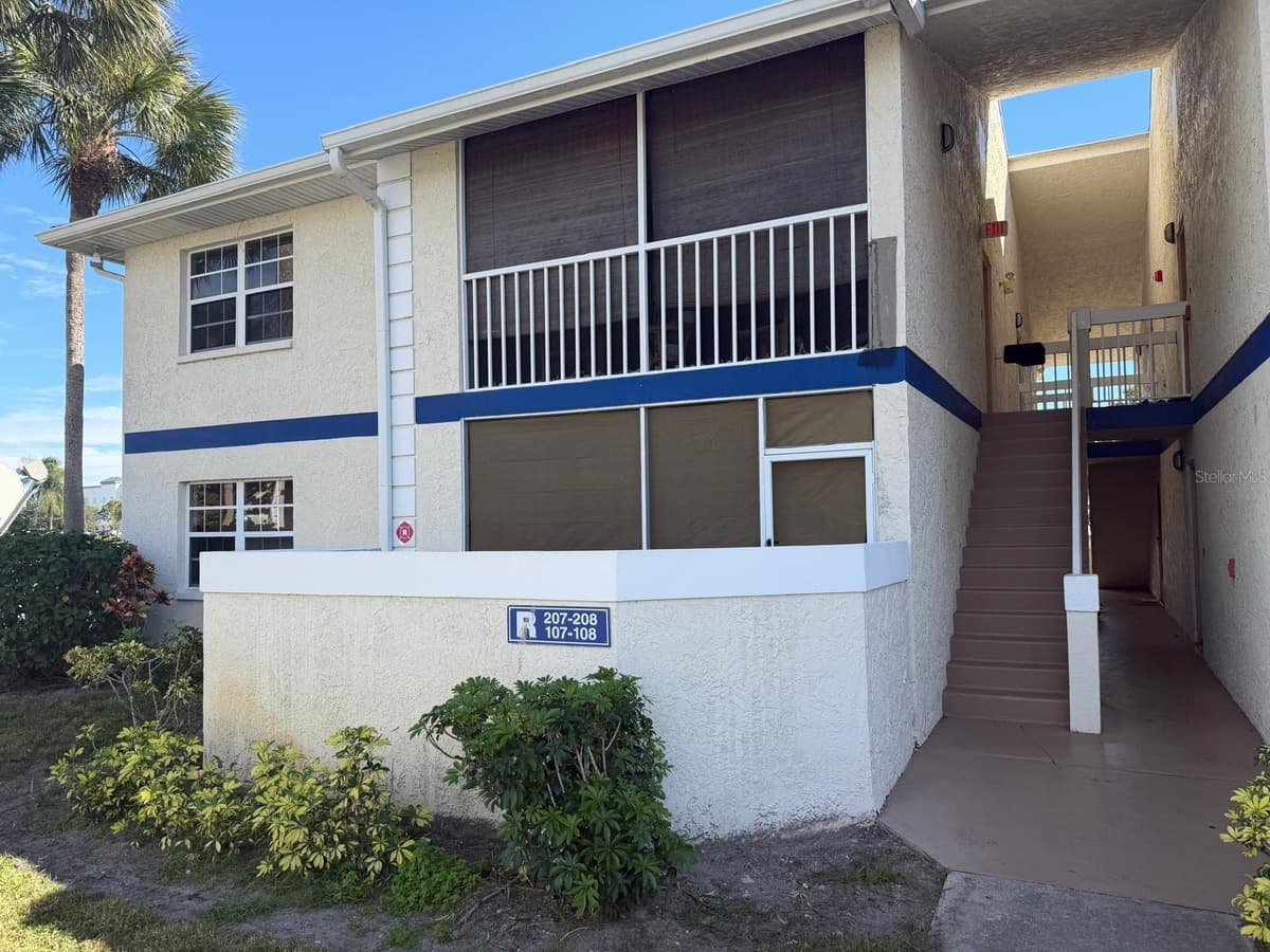 1531 ROYAL GREEN CIRCLE — photo 1 of 34
