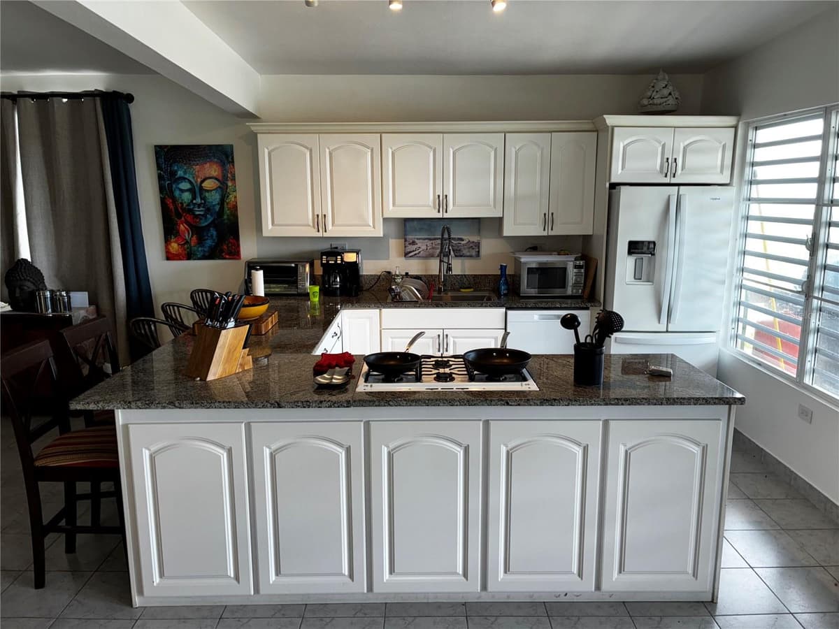76 MAR VISTA — photo 24 of 43