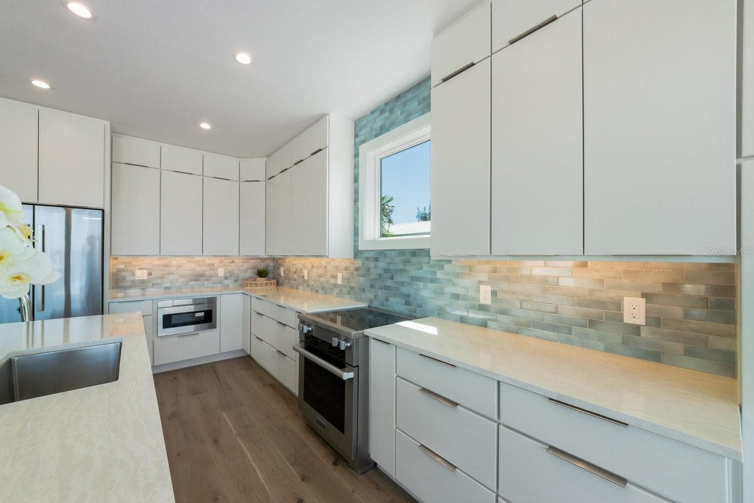 870 SHORE DRIVE — photo 14 of 58