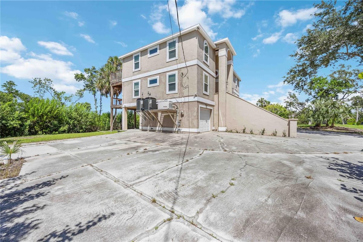 1470 BAYSHORE DRIVE — photo 8 of 66
