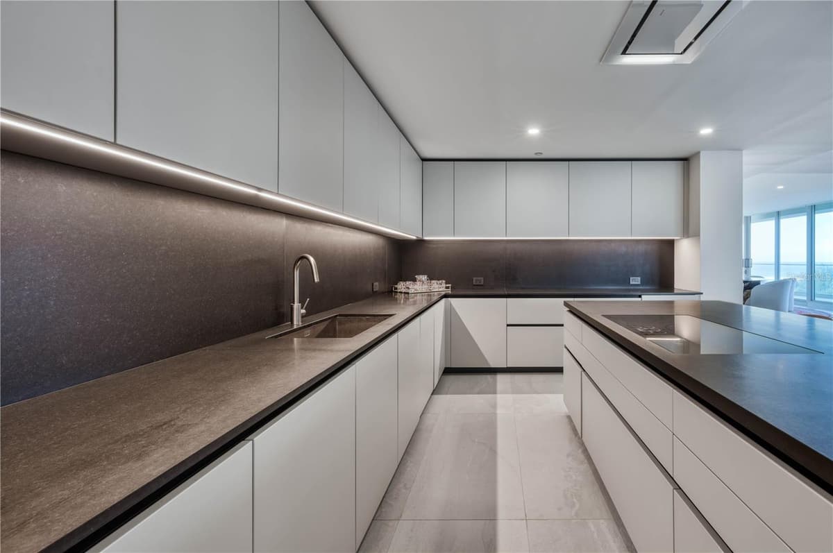 540 AVE. DE LA CONSTITUCION — photo 14 of 39