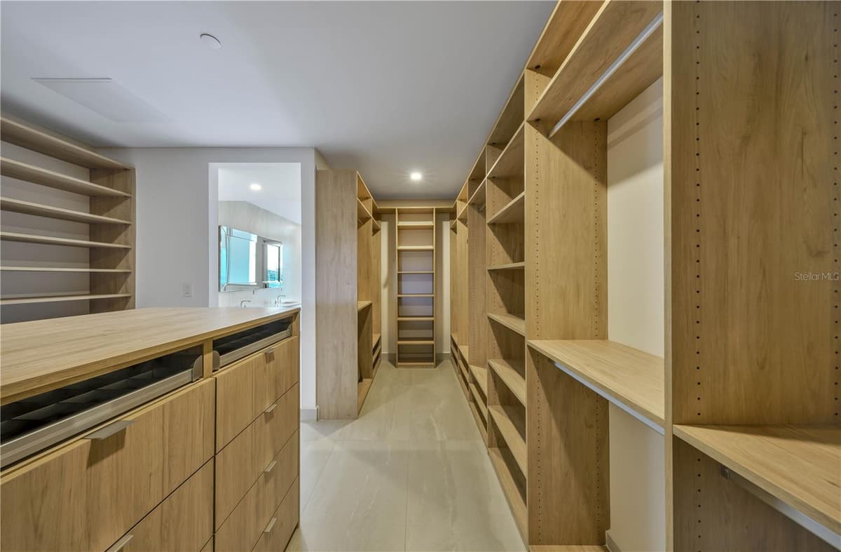 540 AVE. DE LA CONSTITUCION — photo 19 of 39