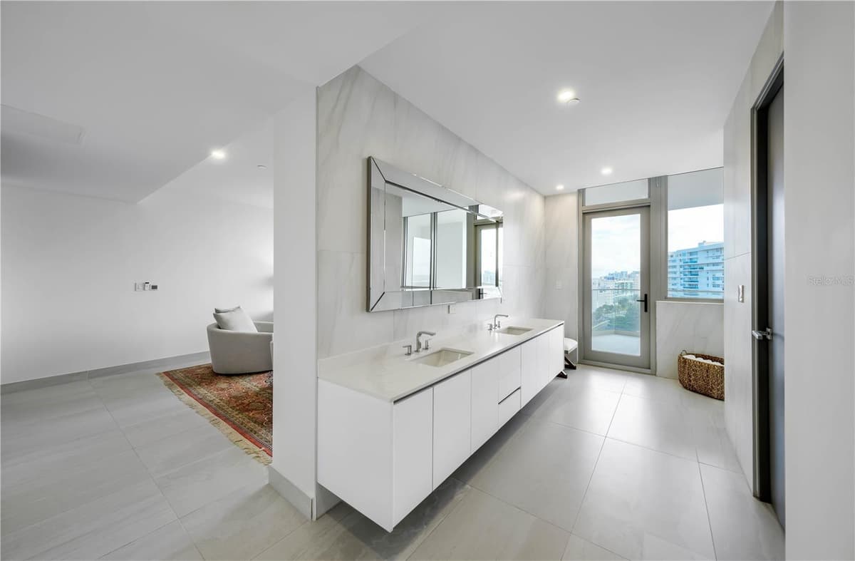 540 AVE. DE LA CONSTITUCION — photo 16 of 39