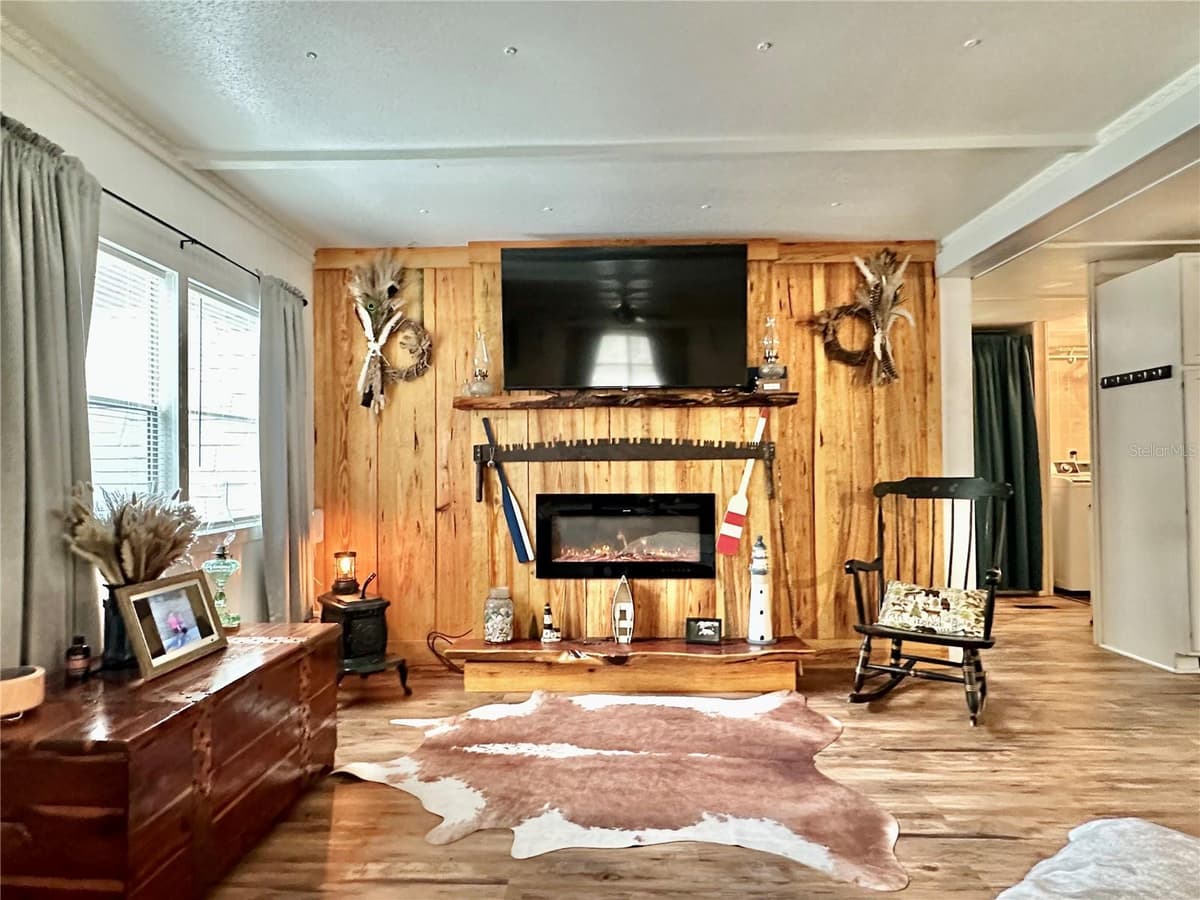 9430 CAROLINA WAY — photo 8 of 36