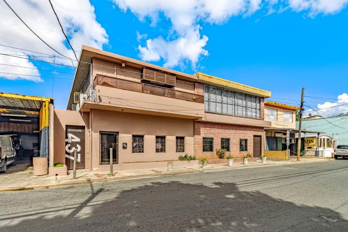 435 URB. HERMANAS DAVILA — photo 4 of 29
