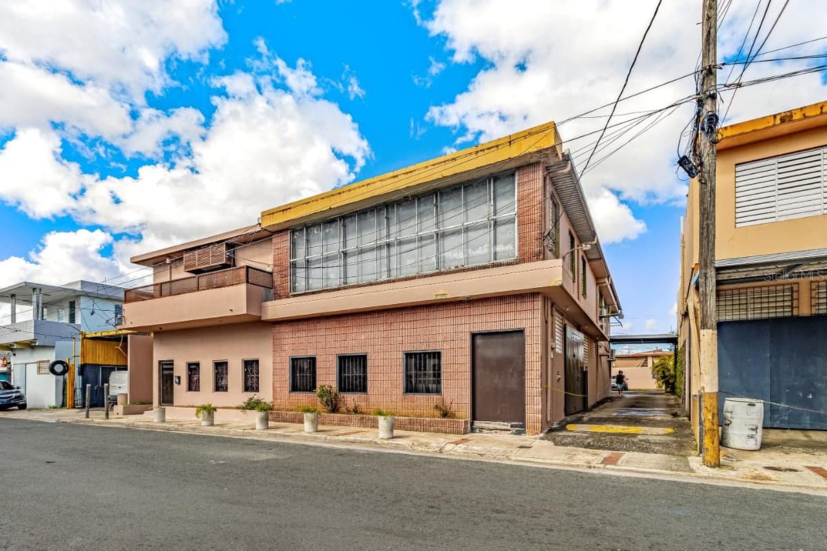435 URB. HERMANAS DAVILA — photo 5 of 29