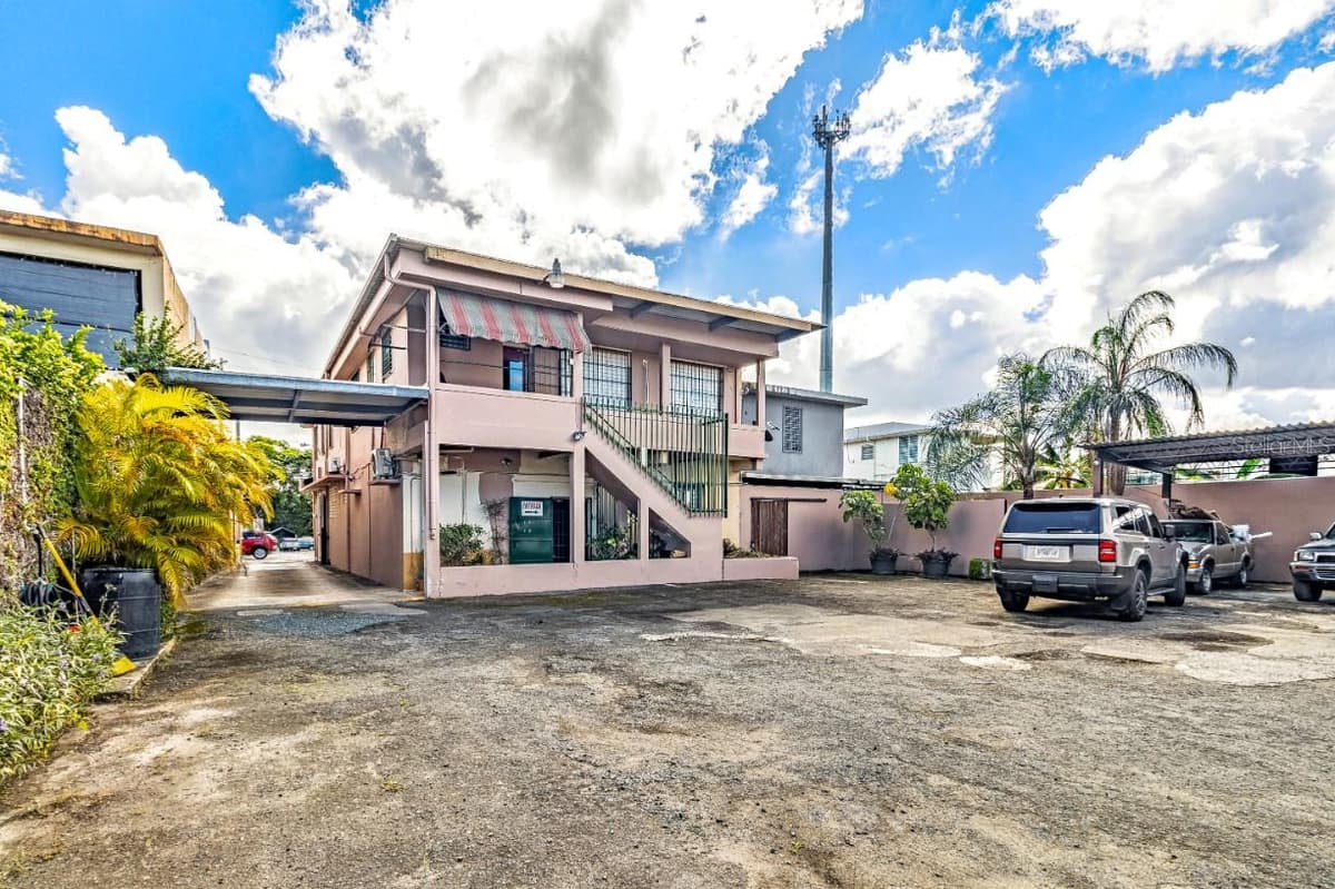 435 URB. HERMANAS DAVILA — photo 8 of 29