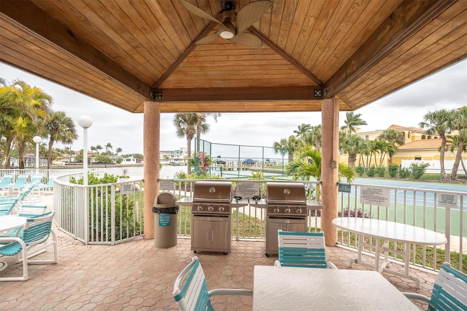5445 GULF BOULEVARD — photo 40 of 43