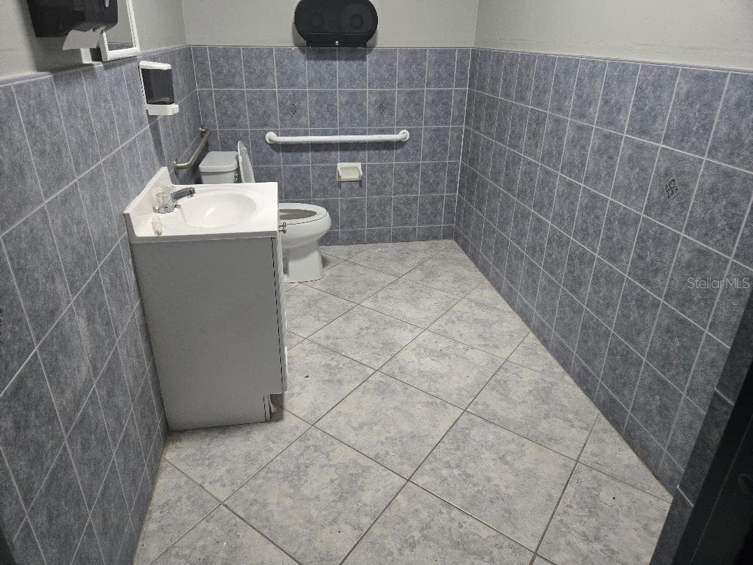 10517 RIVERVIEW DRIVE — photo 7 of 14