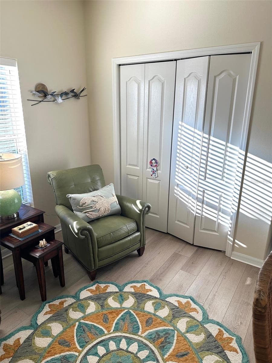 251 REXFORD DRIVE — photo 30 of 37