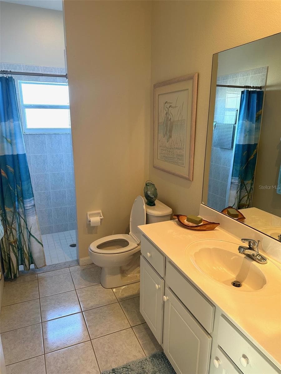 251 REXFORD DRIVE — photo 34 of 37
