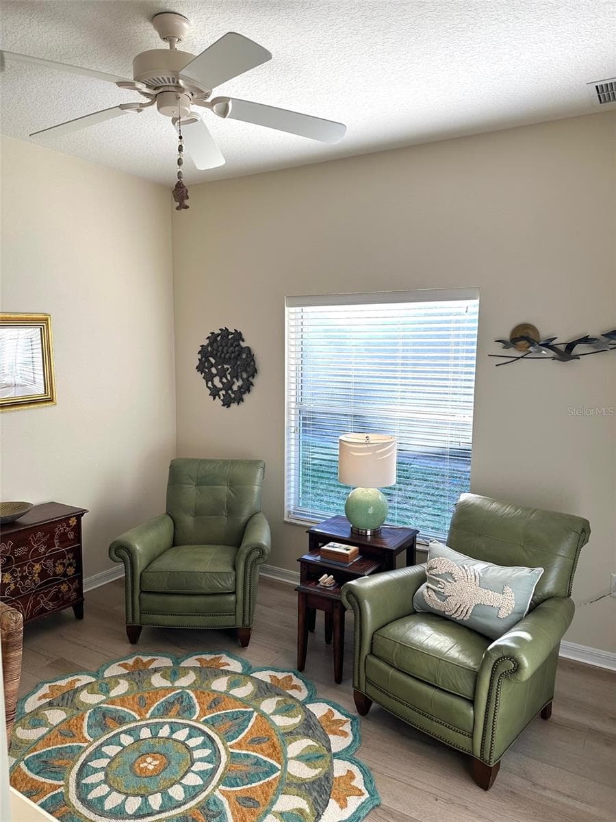 251 REXFORD DRIVE — photo 28 of 37