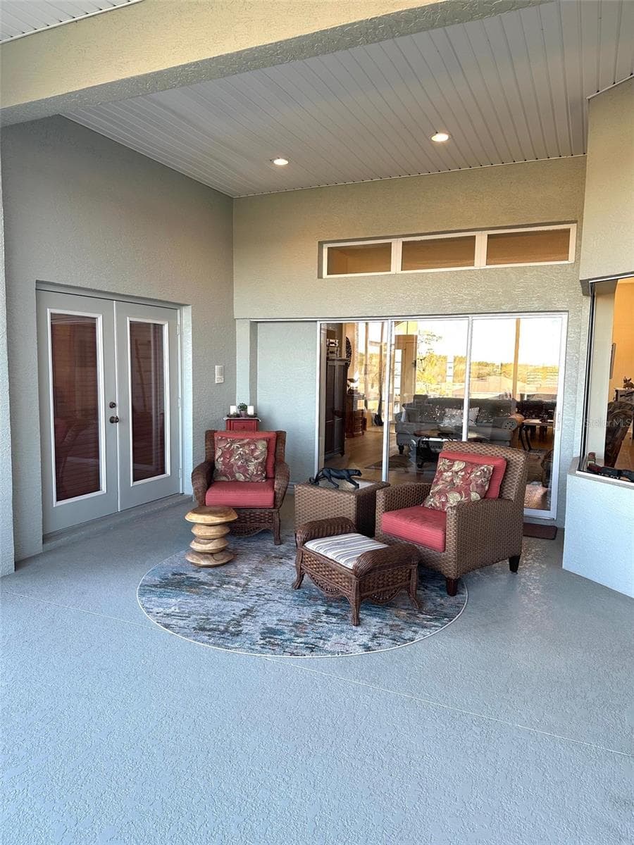 251 REXFORD DRIVE — photo 36 of 37
