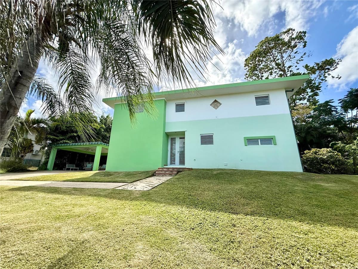 5 BATEY OESTE — photo 1 of 45