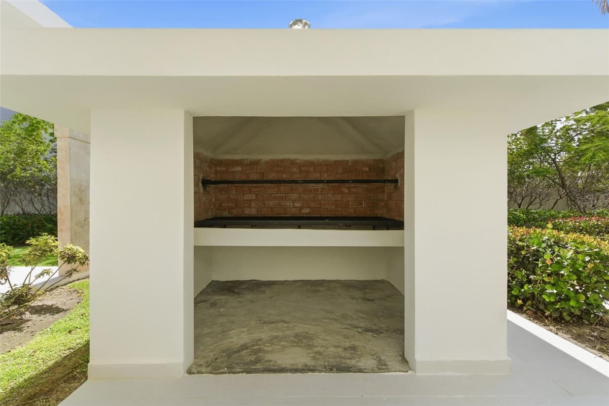 206 LEGACY — photo 11 of 85