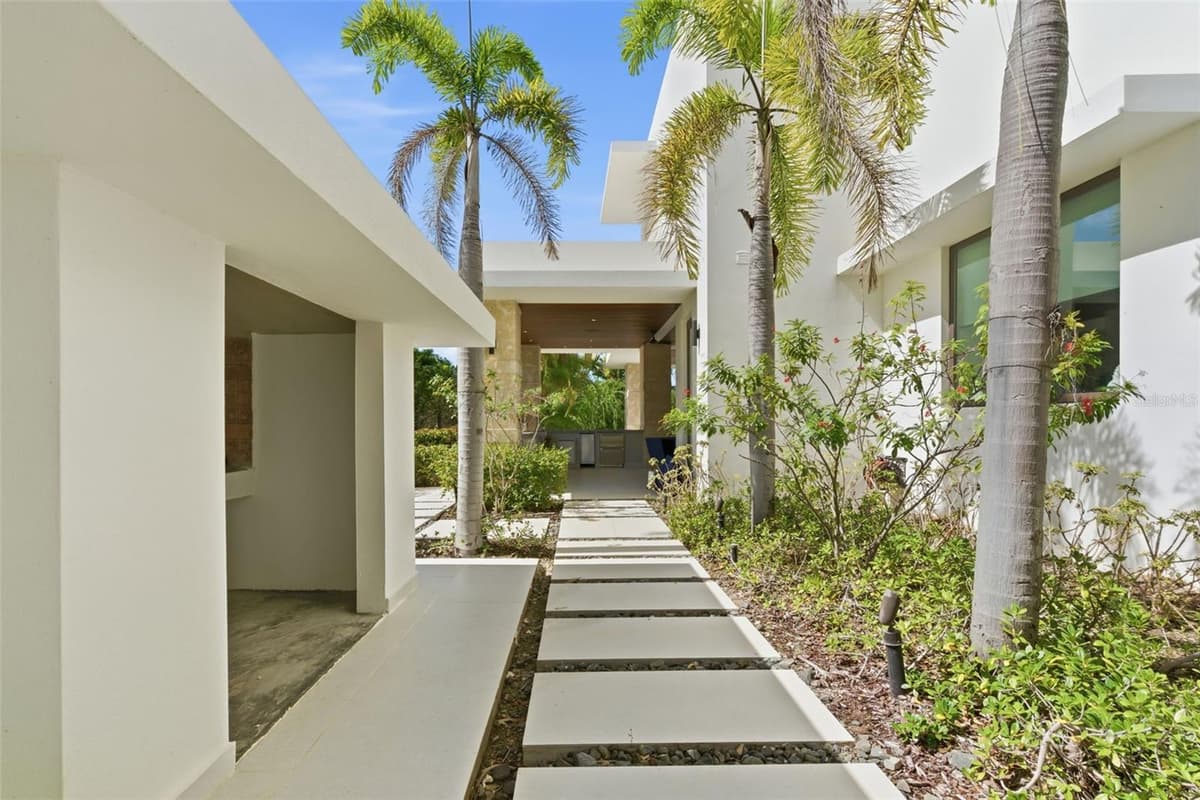 206 LEGACY — photo 12 of 85