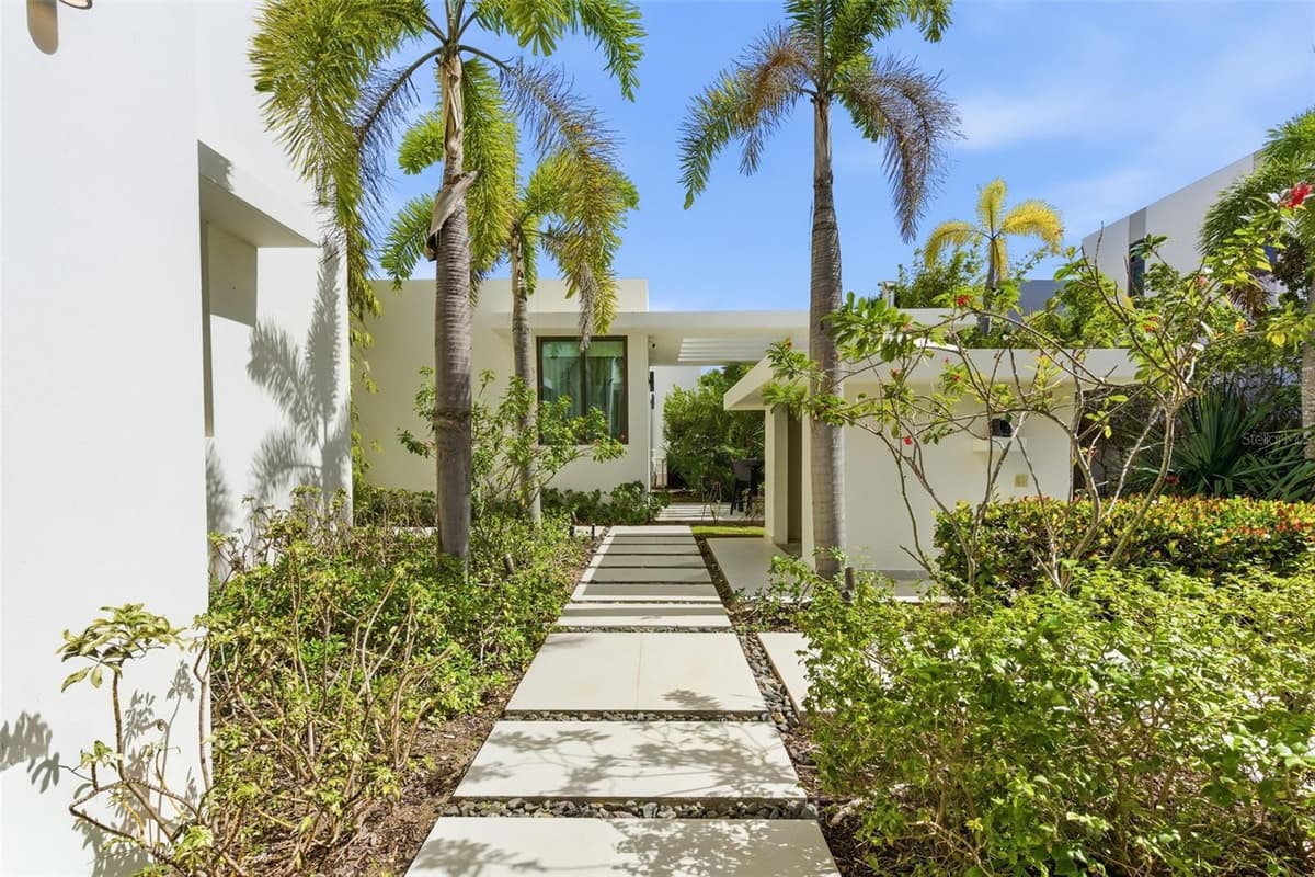 206 LEGACY — photo 10 of 85