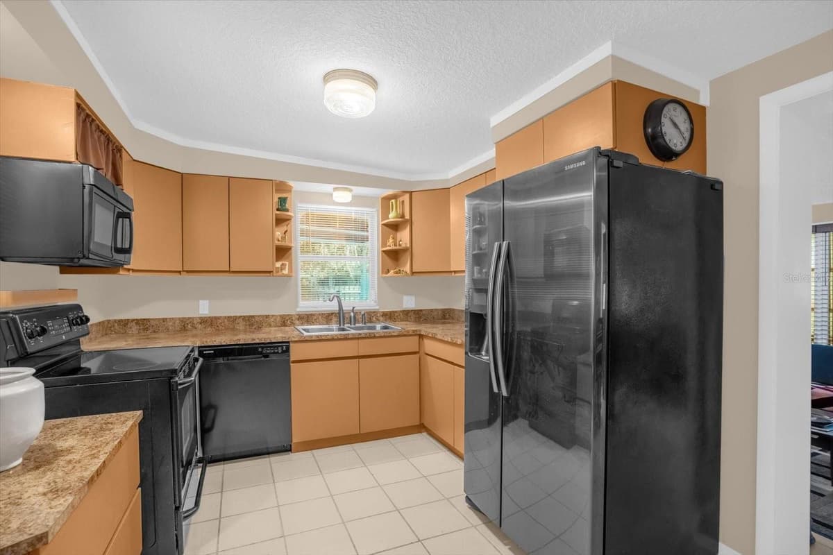 8150 SPRING DRIVE — photo 10 of 32