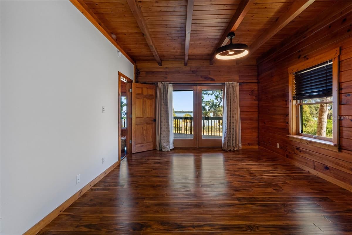 11401 THONOTOSASSA ROAD — photo 16 of 68