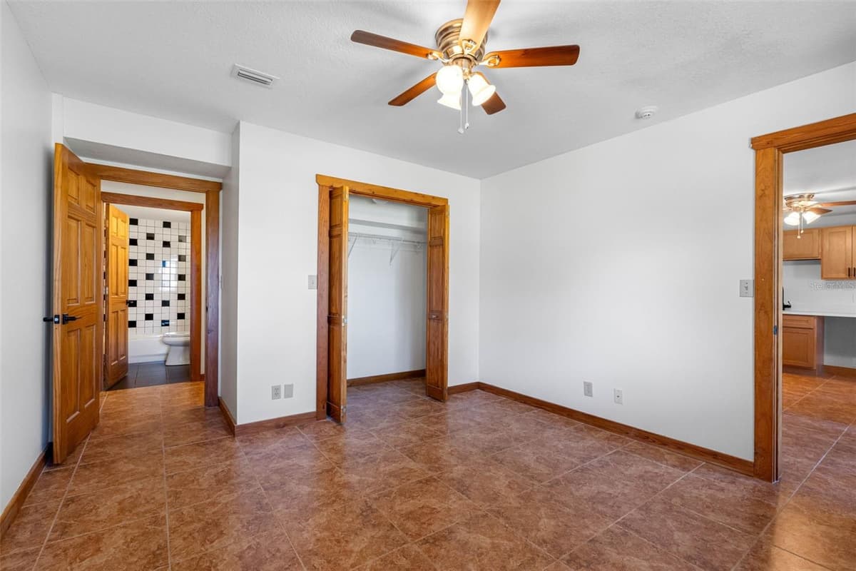 11401 THONOTOSASSA ROAD — photo 39 of 68