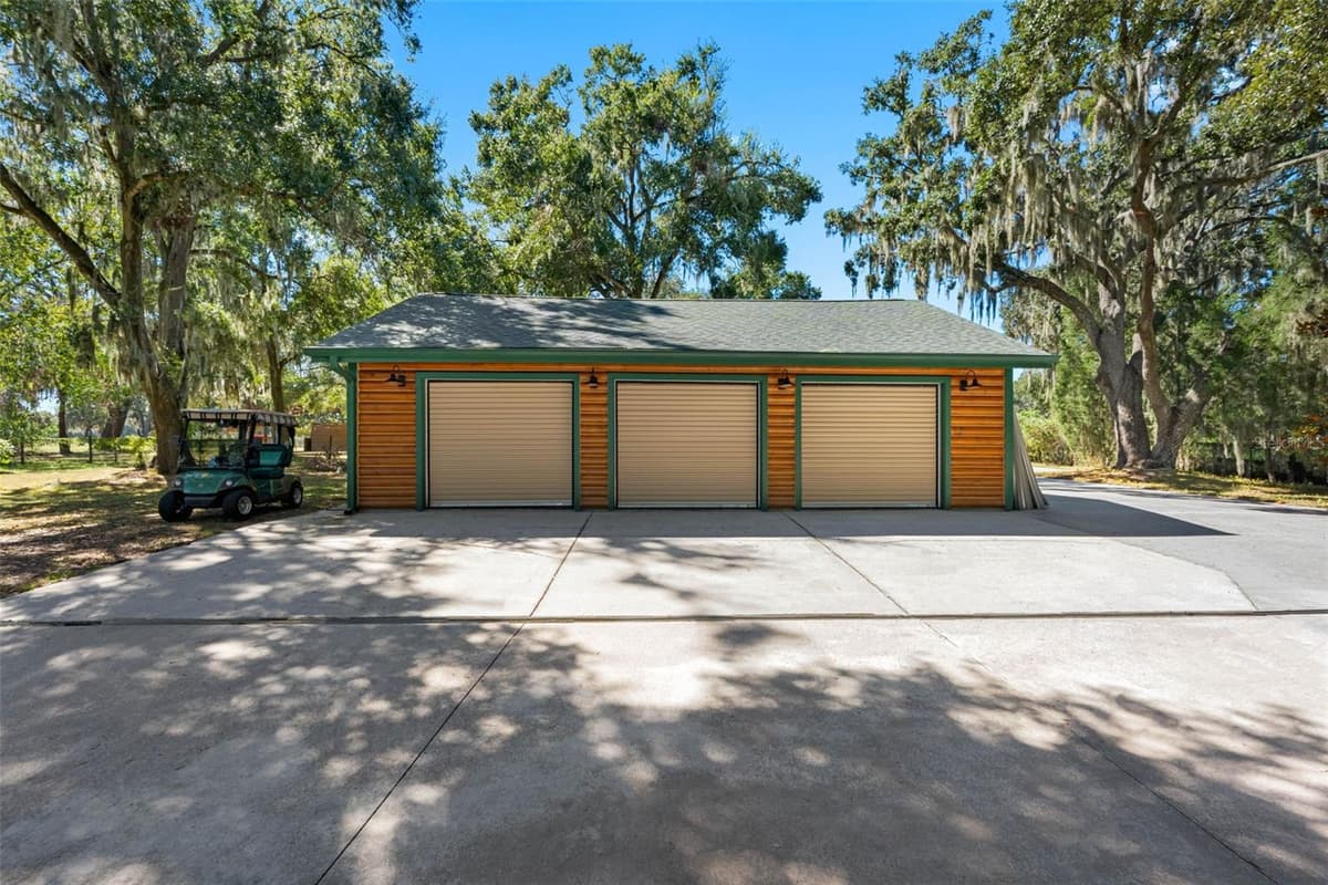 11401 THONOTOSASSA ROAD — photo 50 of 68