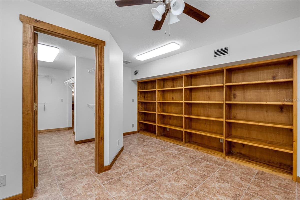 11401 THONOTOSASSA ROAD — photo 41 of 68