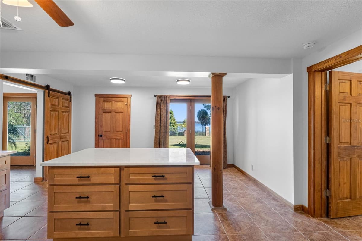 11401 THONOTOSASSA ROAD — photo 34 of 68