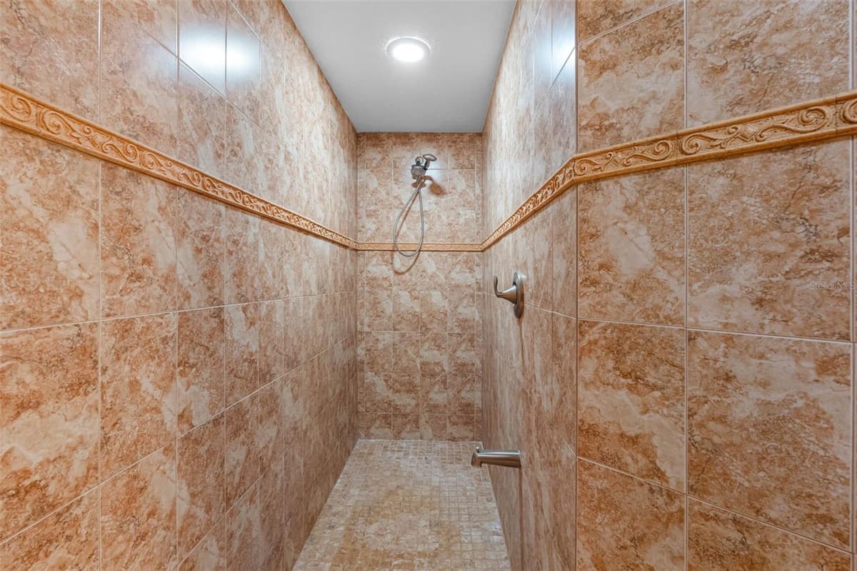 11401 THONOTOSASSA ROAD — photo 45 of 68