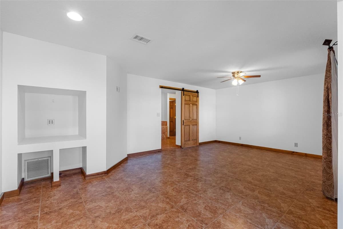 11401 THONOTOSASSA ROAD — photo 36 of 68