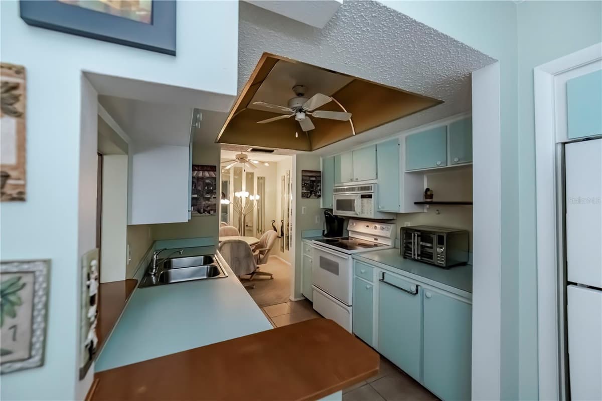 22375 EDGEWATER DRIVE — photo 15 of 51